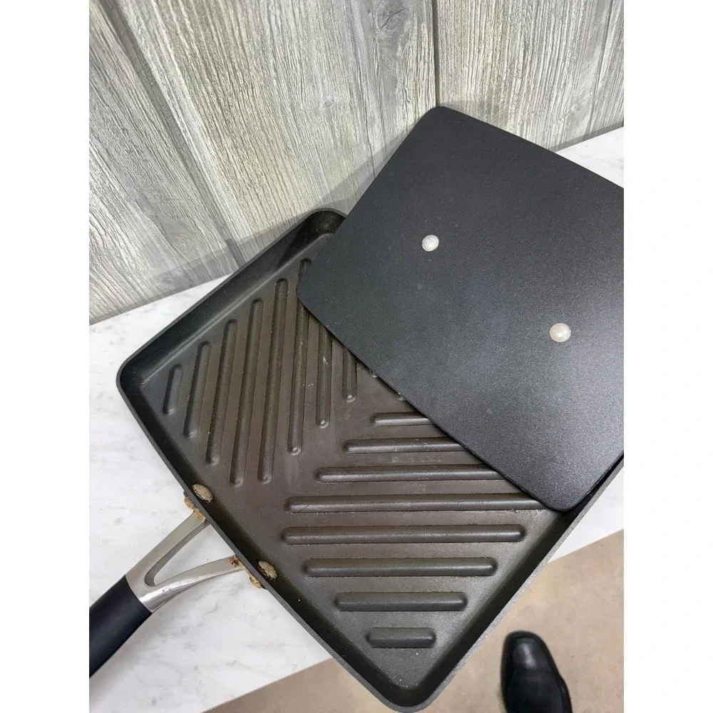 Kitchen Essentials Calphalon 11